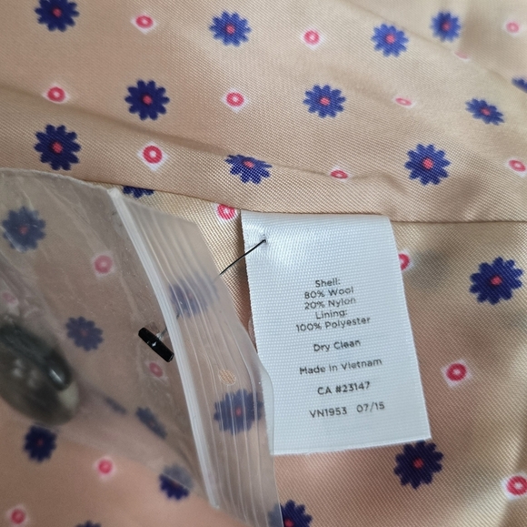 Talbots Women's Vibrant Pink Blazer-Size 4 -80%wool - Picture 3 of 7